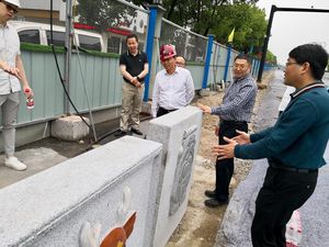 毛建民副市长一行莅临府东街改造工程